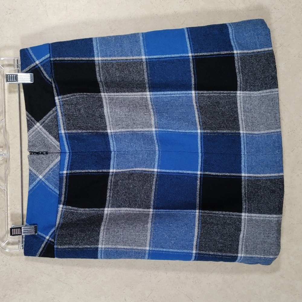 2/$10 04W01 Talbots blue, black & gray plaid mostly wool skirt 6P - Picture 4 of 7